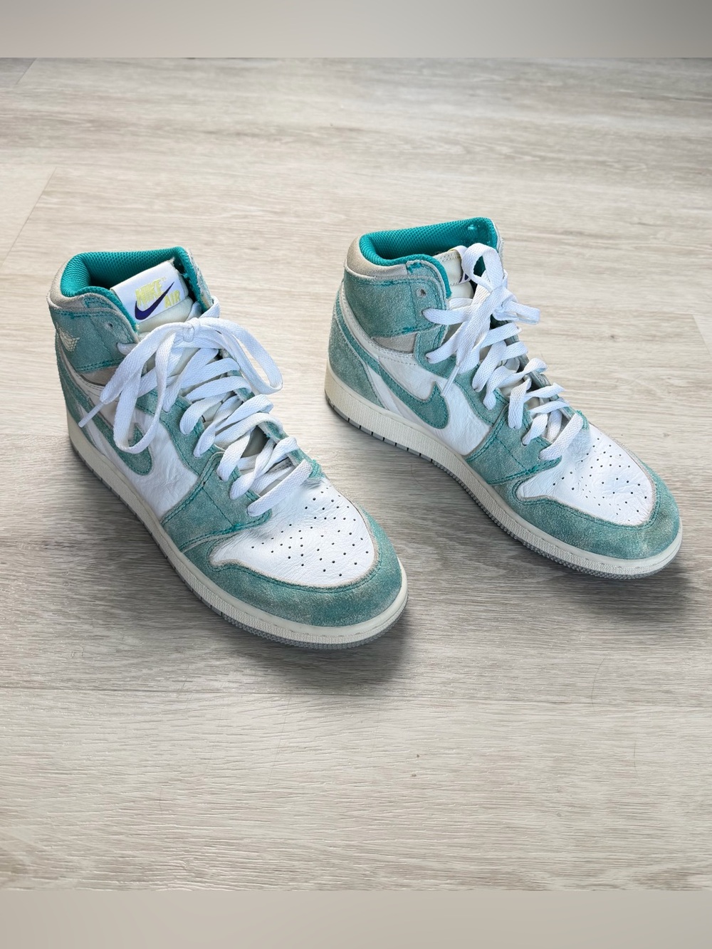 Nike Air Jordan 1 Retro High Turbo Green GS Size 7Y Women 8.5 575441-311